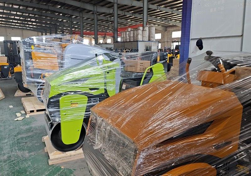 持續(xù)交貨中！奔馬小型壓路機(jī)出口發(fā)貨