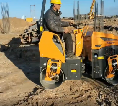 奔馬小型壓路機(jī)工地施工，土方壓實(shí)案例
