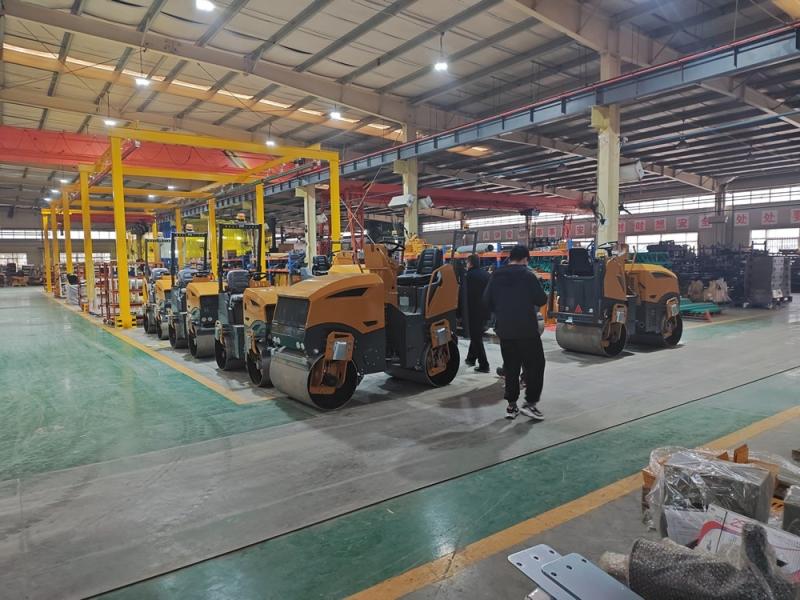 小型壓路機價格不能盲從，先把知識來學(xué)起！