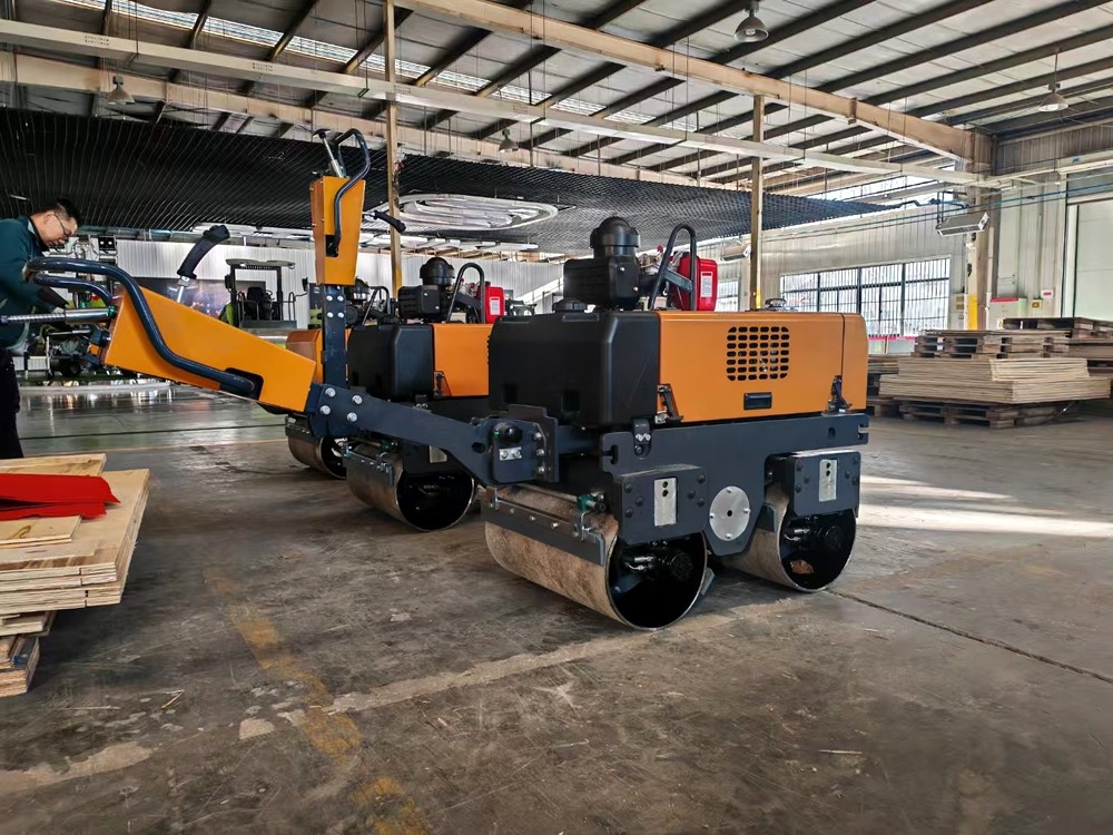 山東奔馬機(jī)械(SDBM)手扶雙鋼輪壓路機(jī)BM80